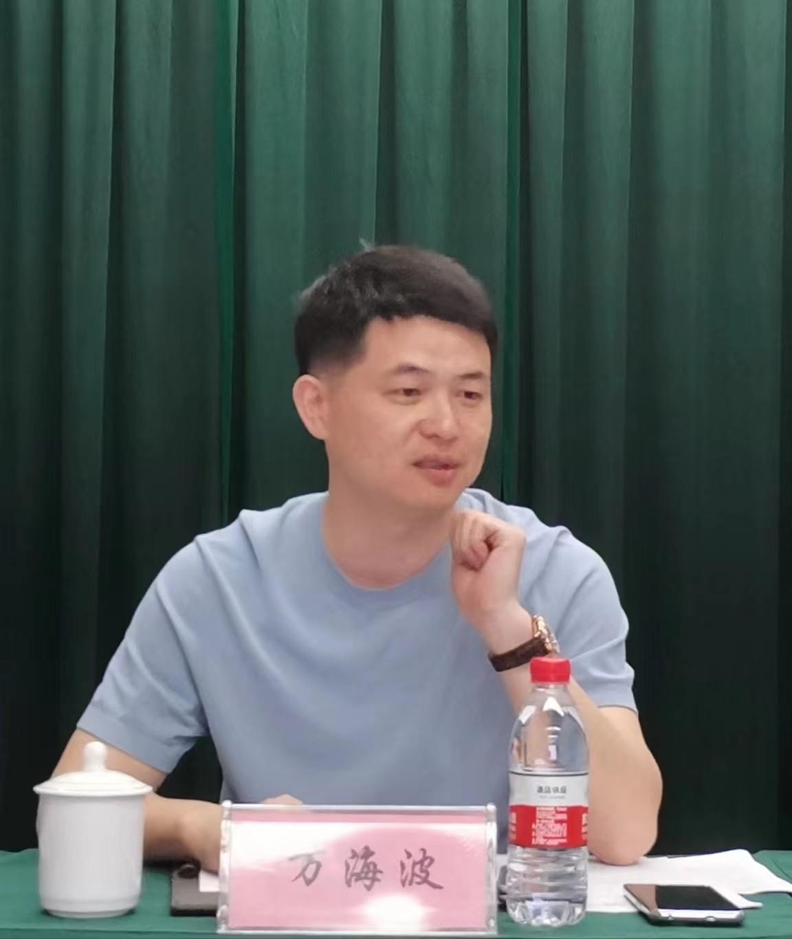 万.jpg