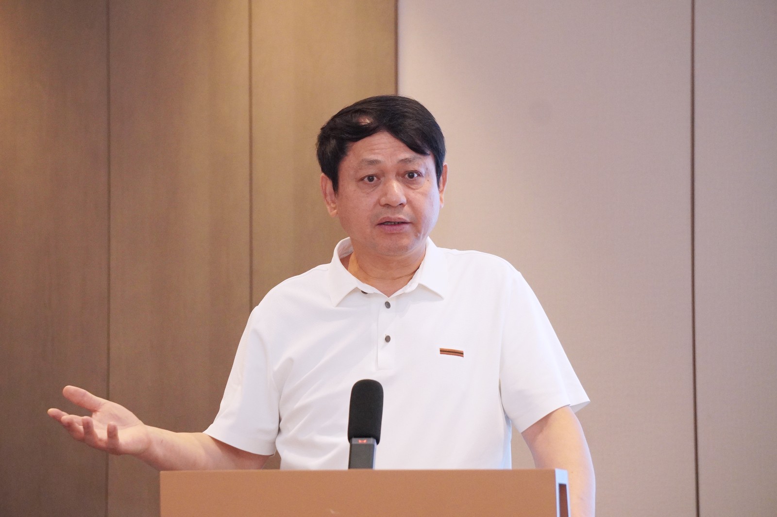 5不锈钢行业资深专家何汝迎0.jpg